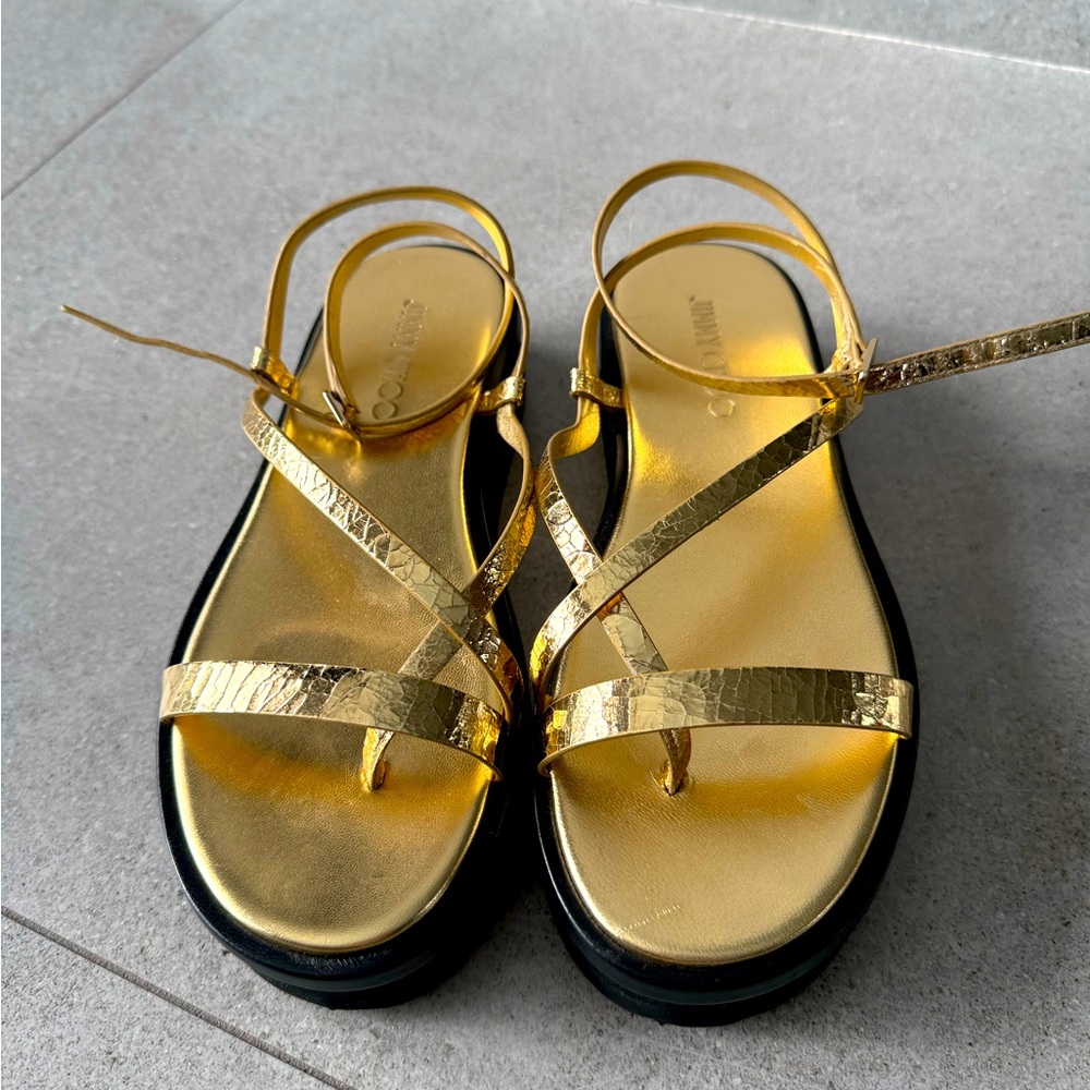 JIMMY SHOO flat sandals in gold. Great condition. No box